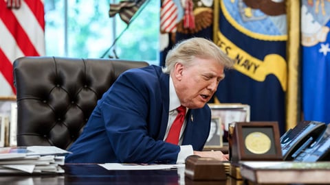 Trump Uses Fake Cabinet Meeting to Solicit Donations