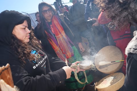 Feds Tell Faith Leaders 'No More Prayer' Outside Broadview Facility