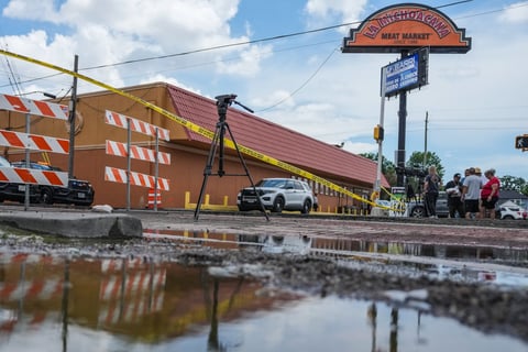 Migrants who saw man killed by ICE in Houston say he did not ram officers