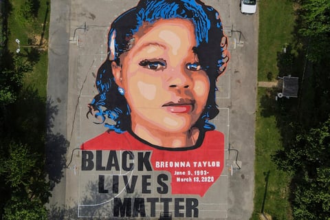 DOJ seeks one-day sentence for officer in raid that killed Breonna Taylor