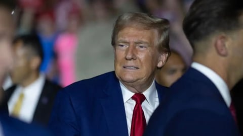 Americans Hijack DOJās New Fraud Tip Line to Demand Trump Be Investigated