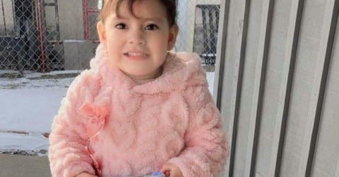 Agents detain and send 2-year-old girl and her father to Texas despite court order to release toddler