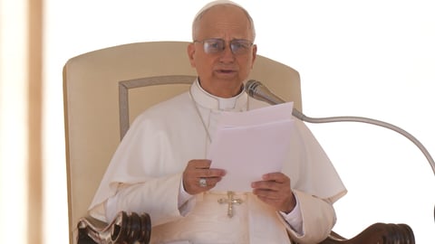 Pope urges news agencies to stand as bulwark against lies, manipulation and post-truths