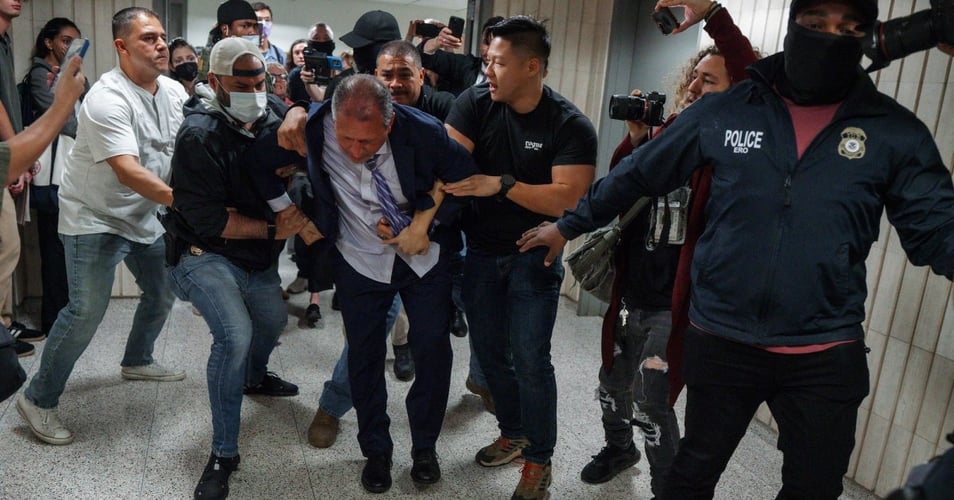 Federal agents handcuff and detain New York City mayoral candidate