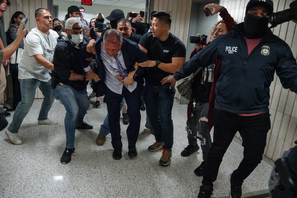 Opinion | Parsing ICE’s mixed-up, hard-to-believe assault claims