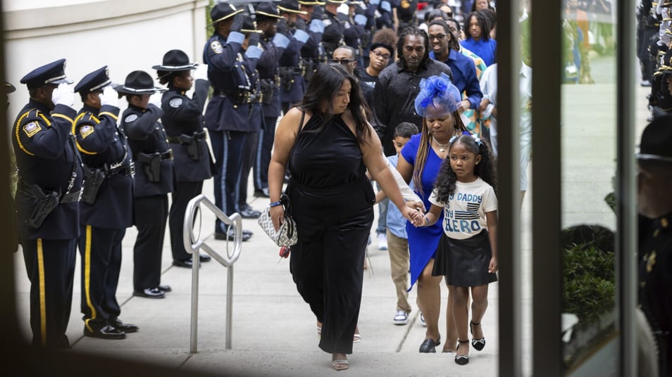 Law enforcement officers remember police officer killed in CDC shooting in Atlanta