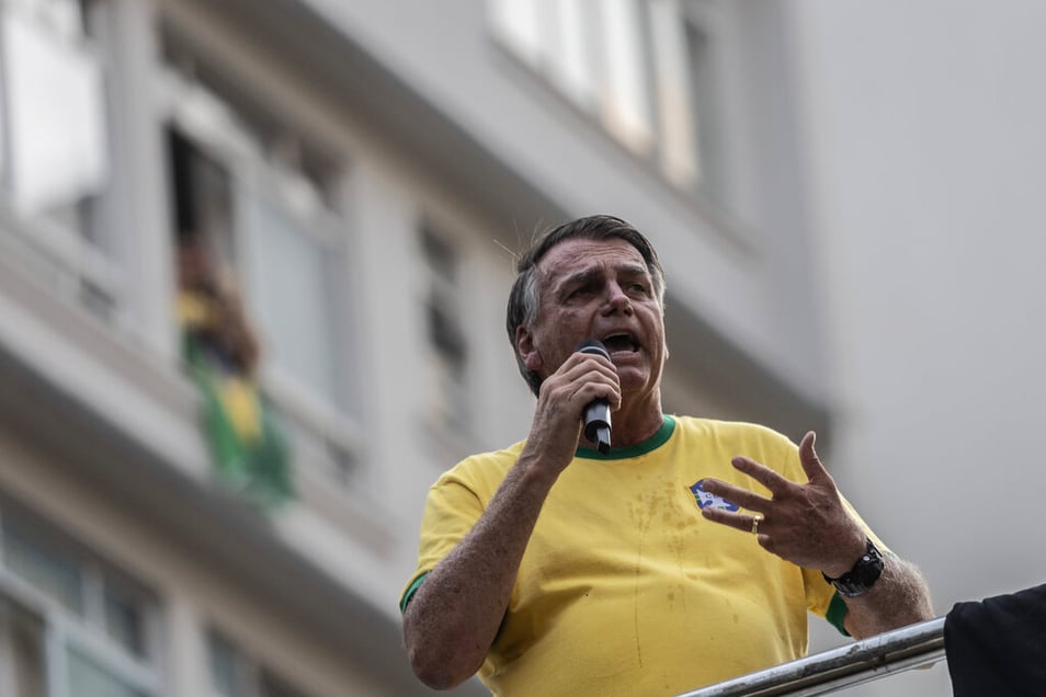 Bolsonaro Sentenced to 27 Years in Prison for Plotting Coup in Brazil