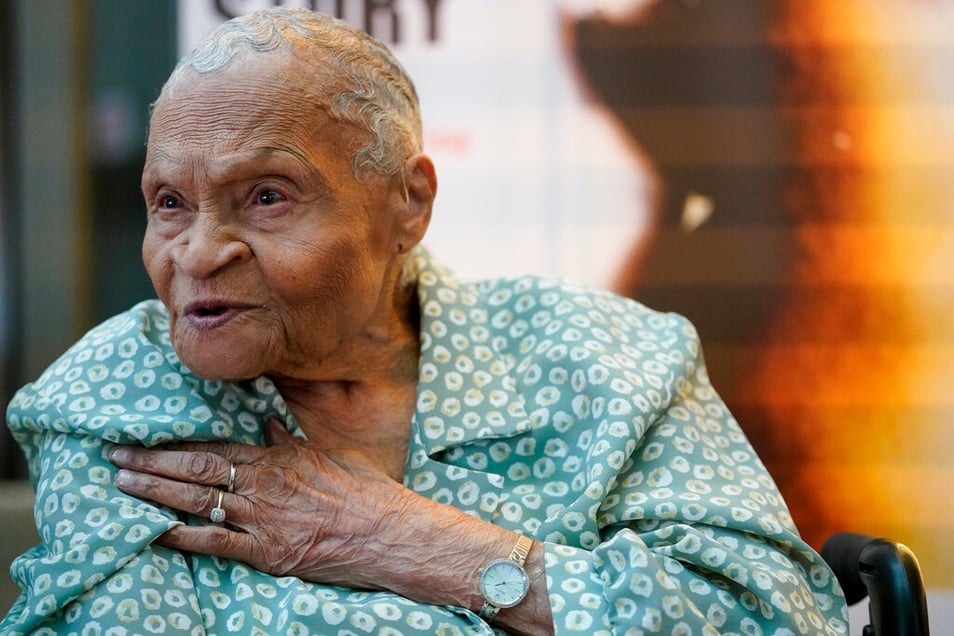 Viola Fletcher, Oldest Survivor of the Tulsa Race Massacre, Dies at 111