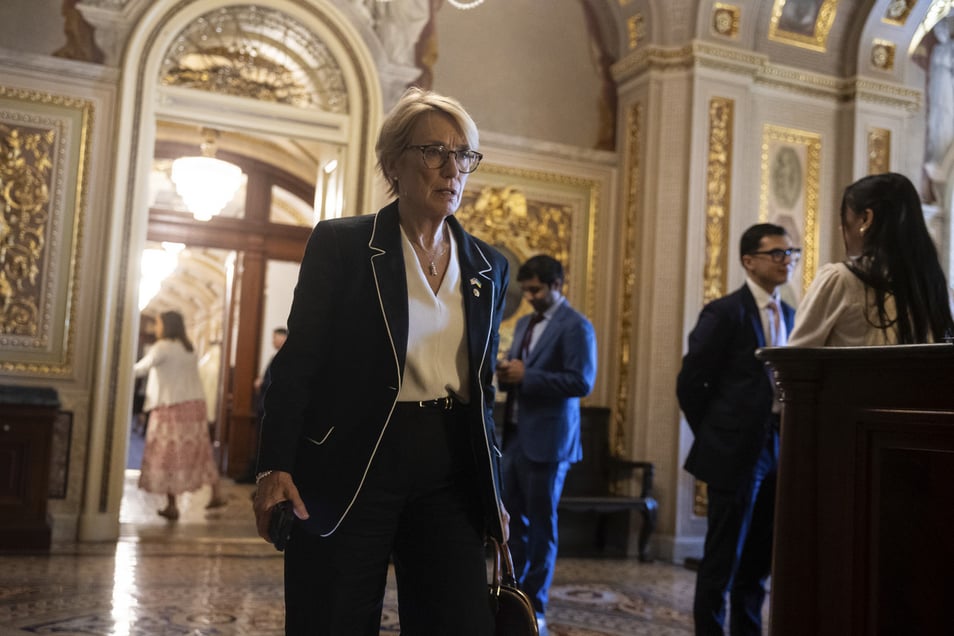 Senate reaches deal on ending the shutdown