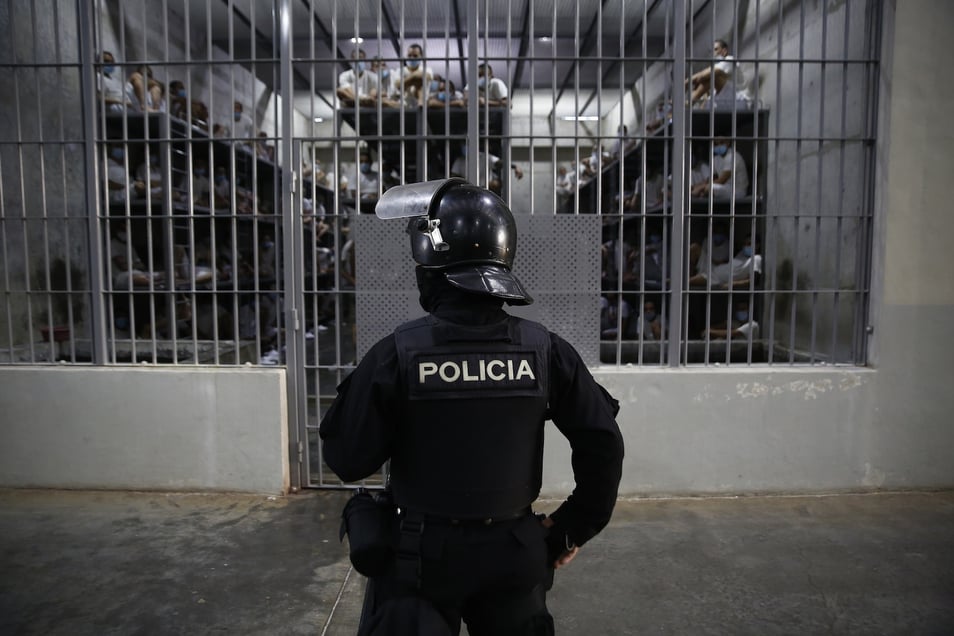 Rubio promised to betray U.S. informants to get Trump’s El Salvador prison deal
